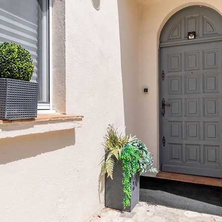 Le Grand Thao Apartment Frejus Exterior photo